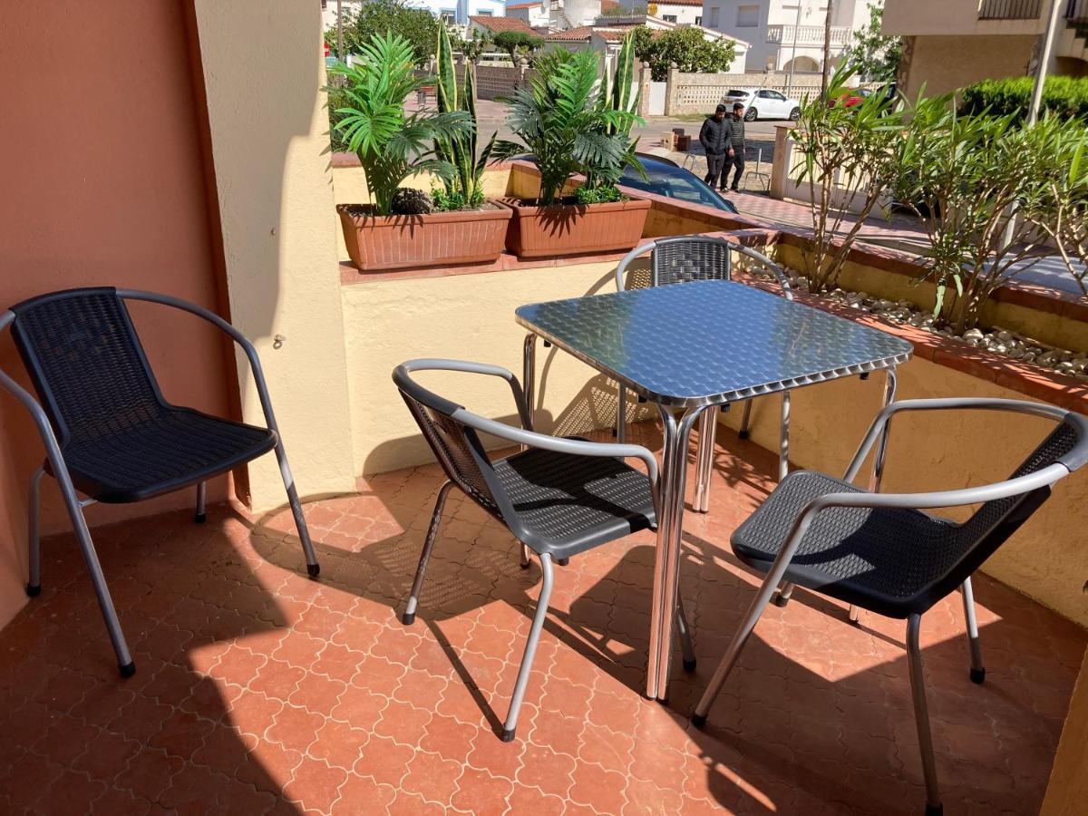 Tres Bel Appartement Entierement Renove إمبوريابرافا المظهر الخارجي الصورة